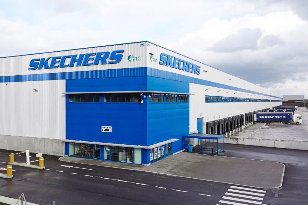 stormloop Verplicht Kwijtschelding UniCarriers verzorgt sportieve logistiek voor miljoenen schoenen Skechers -  Logistics Inside : Logistics Inside